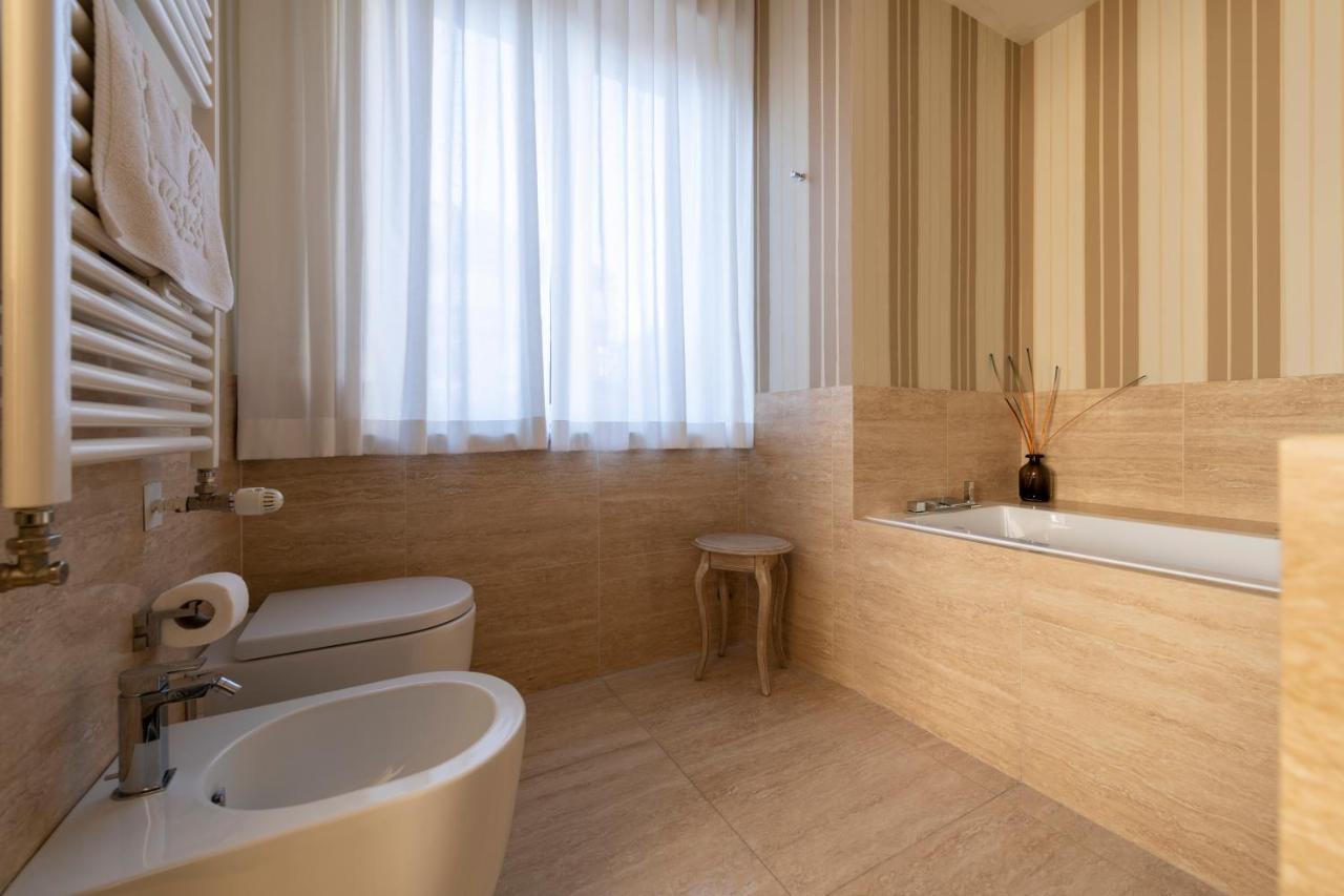 Casa Gramsci Luxury Apartment Pesaro Buitenkant foto